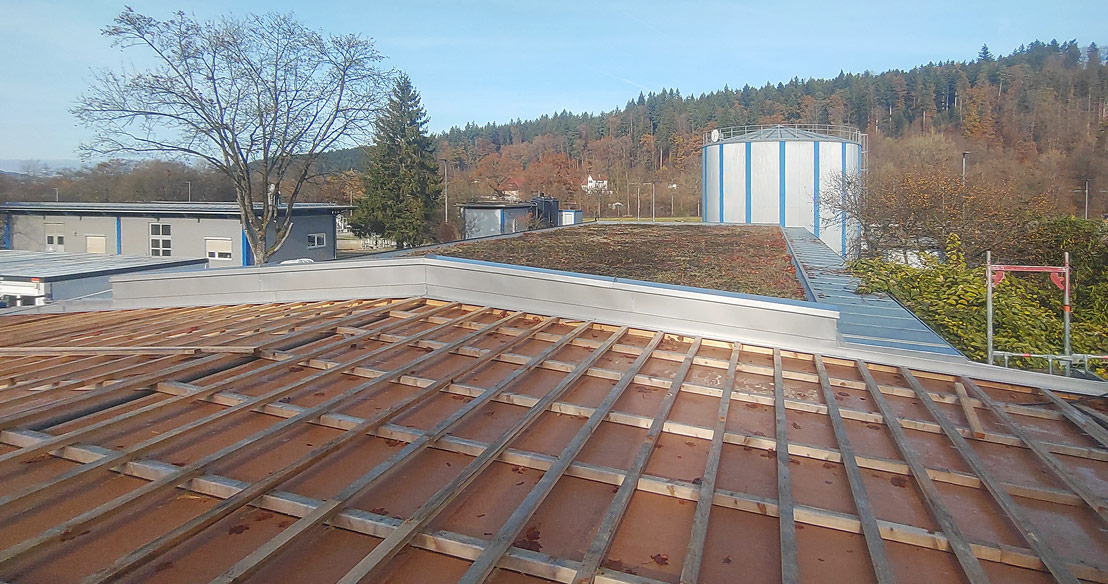 Kläranlage Zollerwiesen – Neubau Betriebsgebäude: Holzbau Decke